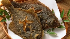 Од хранење на мачка со болен колаче